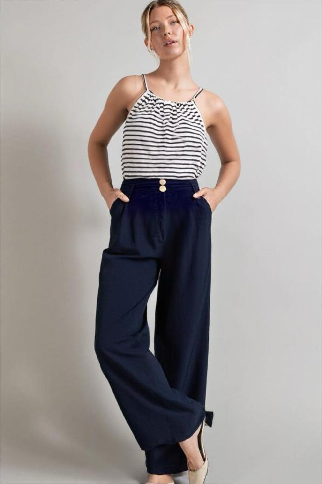 Carmela Pant