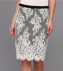 SCALLOP LACE CONTRAST SKIRT